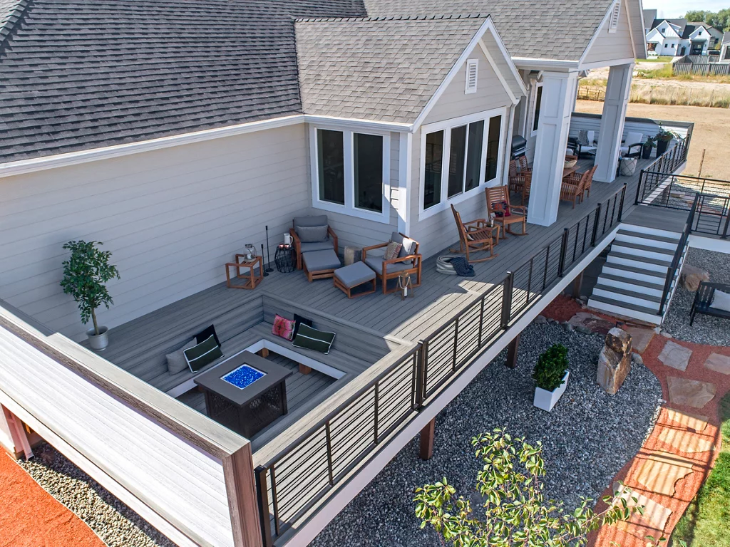 Bagaimana untuk Membersih dan Menyelenggara Pagar Dek?